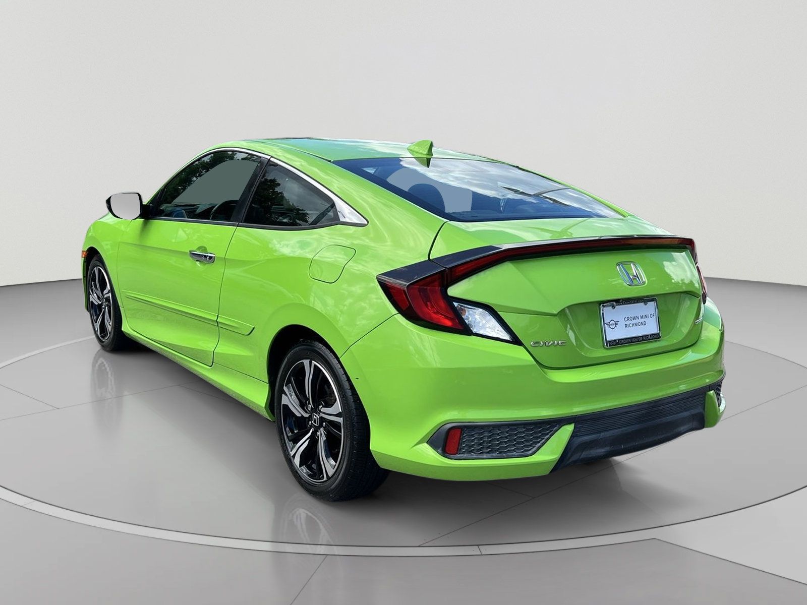 Used 2017 Honda Civic Touring image 3
