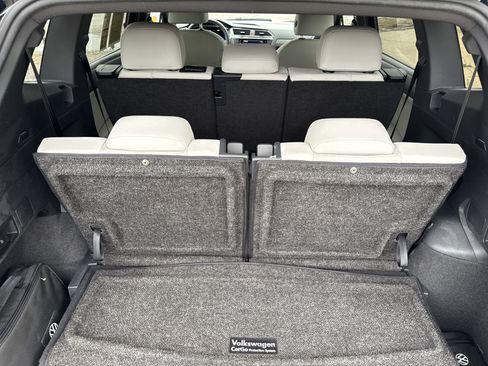 Used 2023 Volkswagen Tiguan SE R-Line image 7