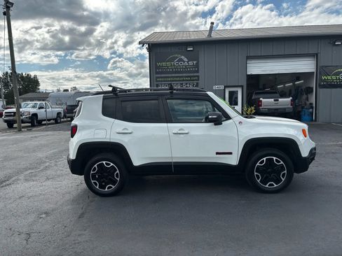 Used 2015 Jeep Renegade Trailhawk w/ Premium Group AWD/4WD image 8