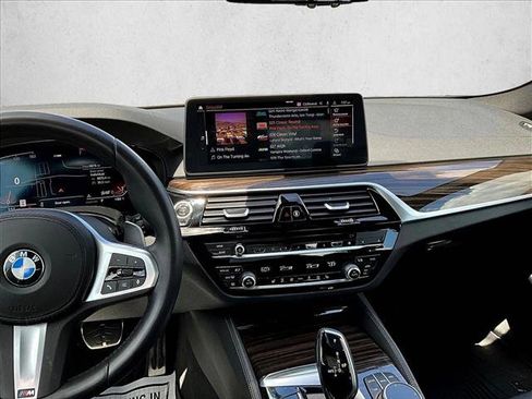 Used 2023 BMW 530i w/ M Sport Package RWD image 8