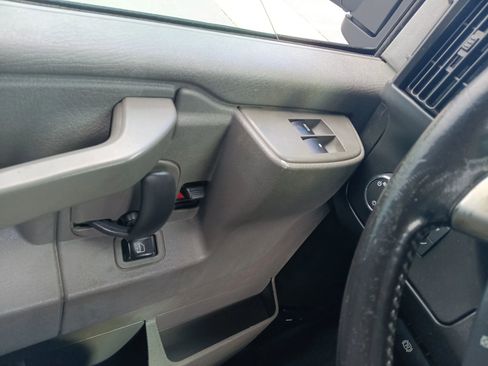 Used 2019 Chevrolet Express 3500 w/ Power Convenience Package image 23