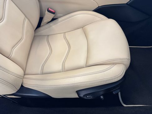 Used 2014 Maserati GranTurismo Convertible RWD image 38