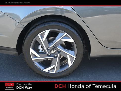 Used 2025 Hyundai Elantra Sport FWD image 23