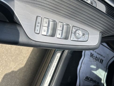 Used 2024 Hyundai Palisade Calligraphy image 27