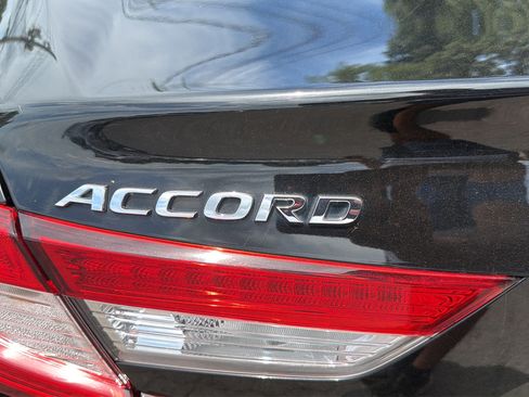 Used 2018 Honda Accord EX-L image 36