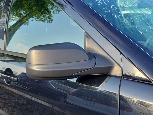 Used 2018 Ford Explorer XLT image 8