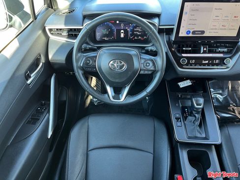 Certified 2026 Toyota Corolla Cross XLE FWD image 17
