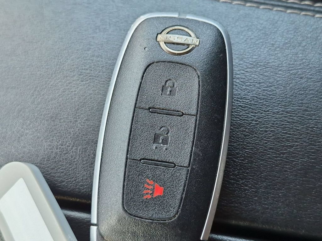 Used 2024 Nissan Rogue S AWD/4WD image 32