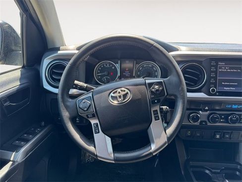Used 2021 Toyota Tacoma SR5 w/ Trail Edition image 12