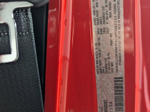 Used 2025 Jeep Wrangler Unlimited Sahara w/ Safety Group image 25