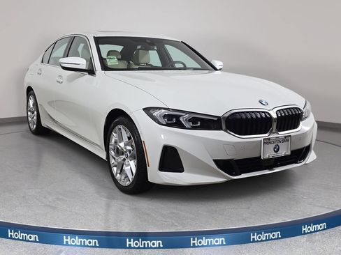 Used 2025 BMW 330i xDrive Sedan w/ Premium Package AWD/4WD image 4