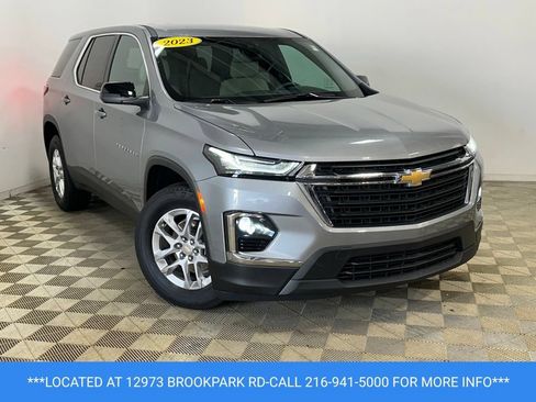 Used 2023 Chevrolet Traverse LS FWD image 3