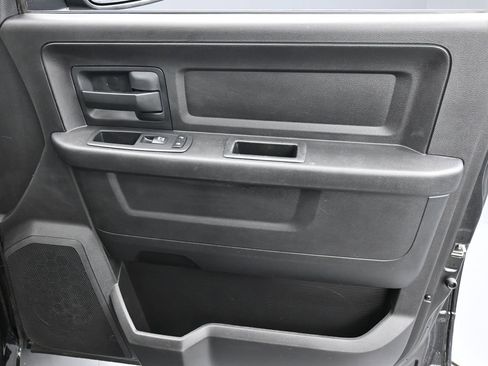 Used 2018 RAM 1500 Express w/ Black Ram 1500 Express Group AWD/4WD image 16