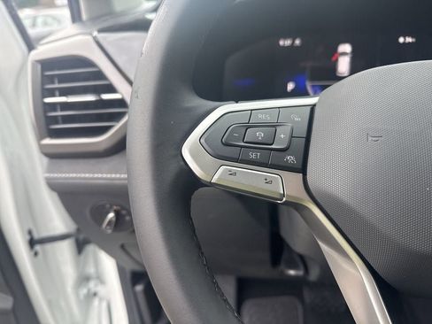 New 2026 Volkswagen Taos SE image 19