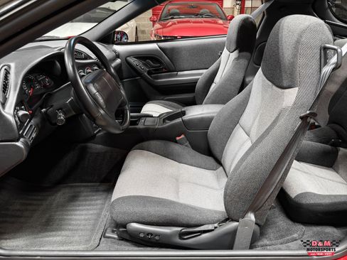 Used 1994 Chevrolet Camaro Z28 RWD image 12
