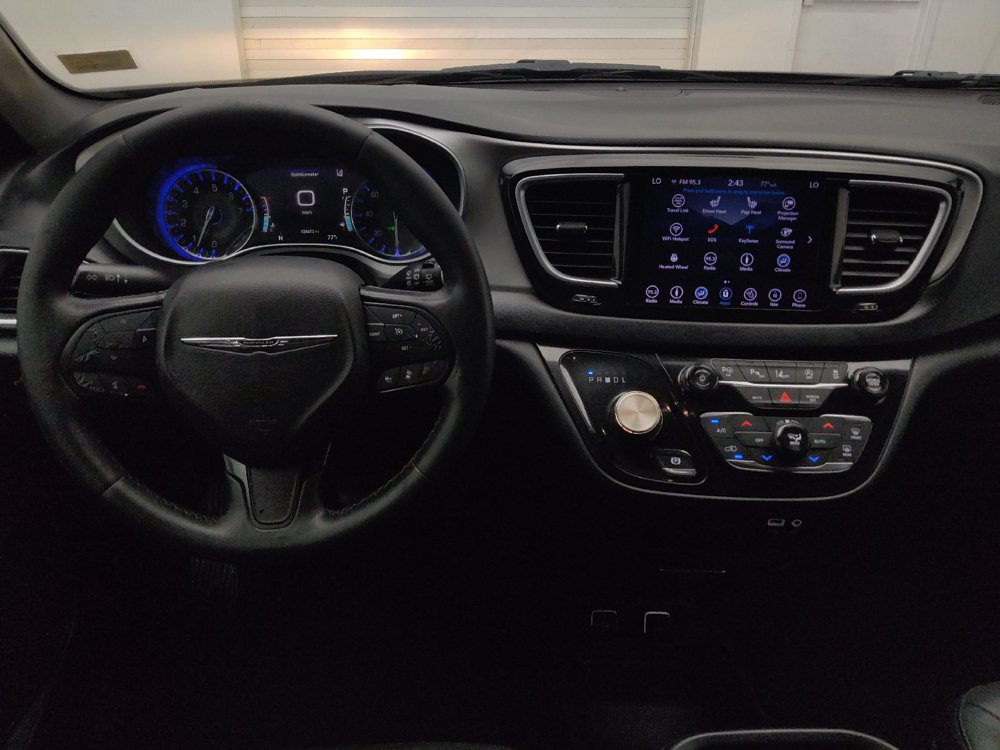Used 2019 Chrysler Pacifica Touring-L w/ Advanced Safetytec Group FWD image 22