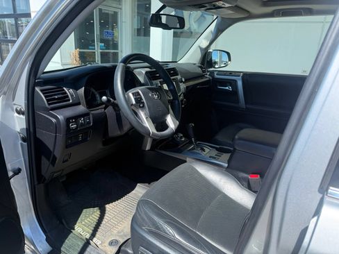 Used 2018 Toyota 4Runner Limited AWD/4WD image 3
