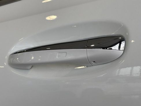 Certified 2025 Mercedes-Benz GLB 250 image 10