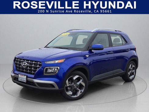 Used 2024 Hyundai Venue SEL image 1