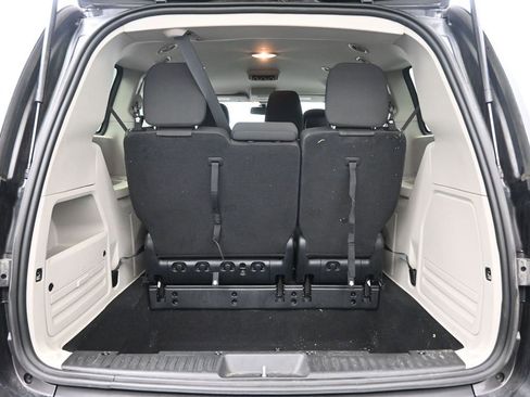 Used 2020 Dodge Grand Caravan SE w/ UConnect Hands-Free Group image 30