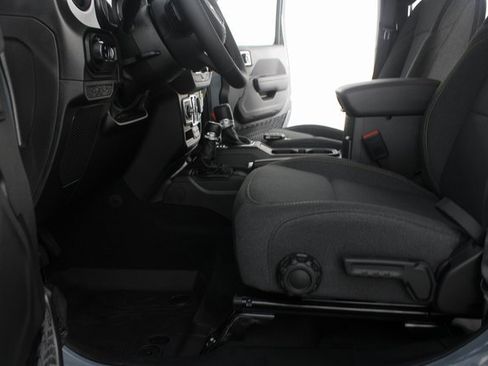 New 2026 Jeep Gladiator Sport image 14