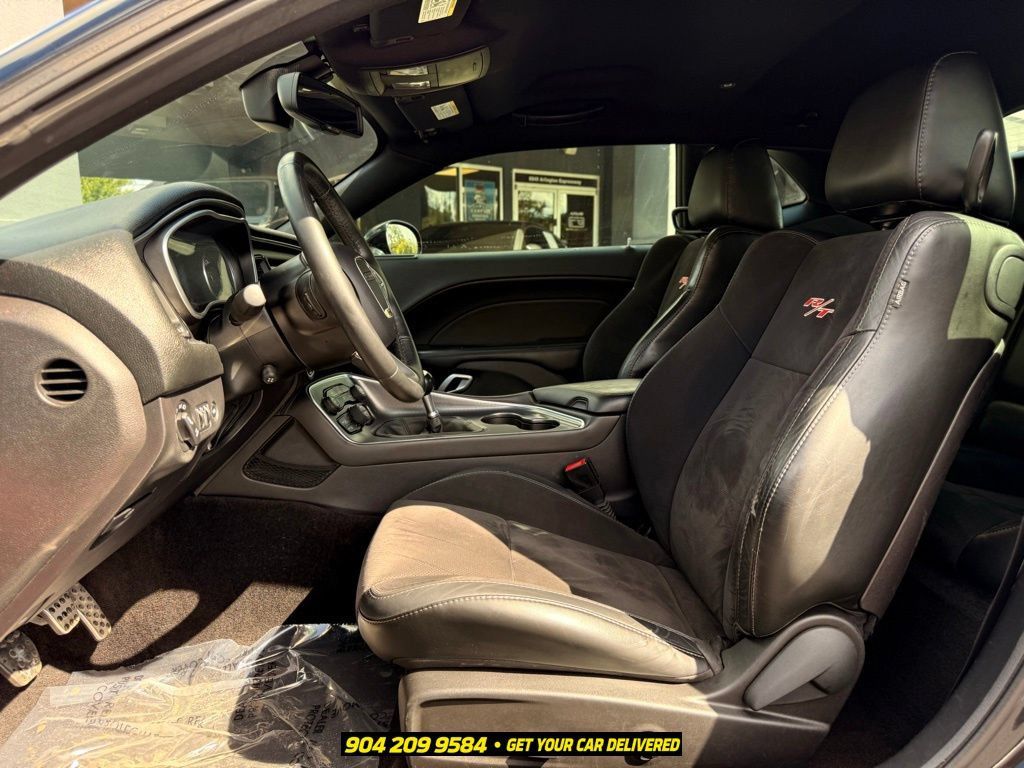 Used 2016 Dodge Challenger R/T Scat Pack w/ Leather Interior Group RWD image 27
