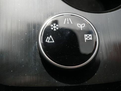 Certified 2022 Nissan Rogue SV image 16