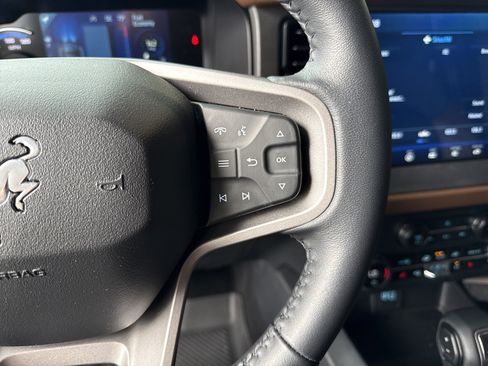 Used 2024 Ford Bronco Outer Banks AWD/4WD image 19