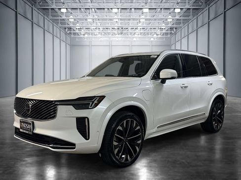 Certified 2025 Volvo XC90 T8 Plus w/ Protection Package Premier AWD/4WD image 1