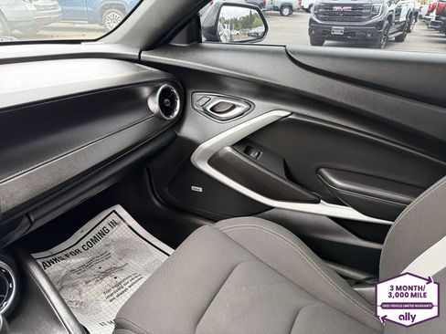 Used 2021 Chevrolet Camaro LT w/ Technology Package RWD image 24
