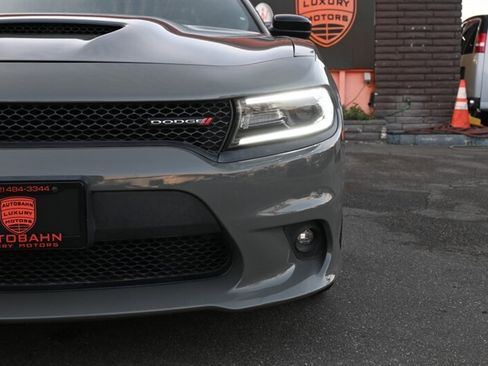 Used 2019 Dodge Charger R/T w/ Blacktop Package image 5