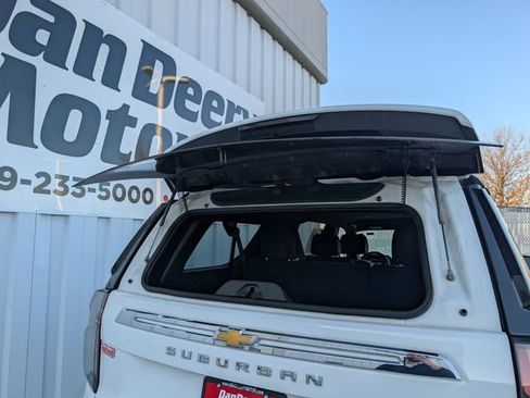 Used 2023 Chevrolet Suburban Premier image 25