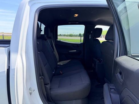 Used 2025 Chevrolet Colorado W/T w/ Advanced Trailering Package AWD/4WD image 9