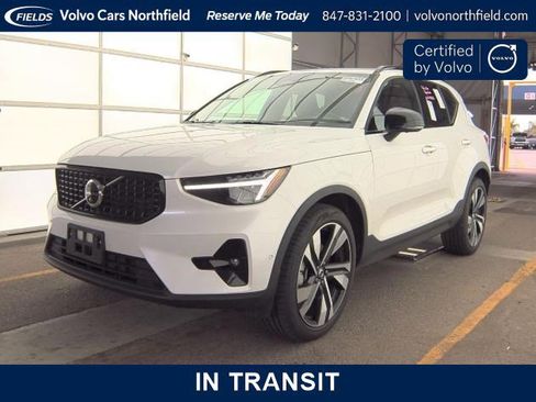 Certified 2025 Volvo XC40 B5 Plus AWD/4WD image 1