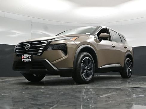 Used 2025 Nissan Rogue SV FWD image 56