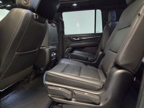 Used 2023 GMC Yukon XL Denali w/ Denali Reserve Package AWD/4WD image 12