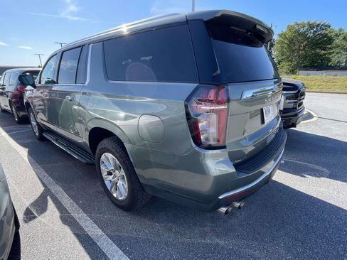 Used 2023 Chevrolet Suburban Premier RWD image 9