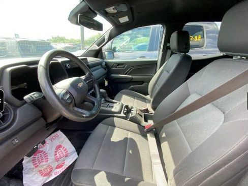 Used 2023 Chevrolet Colorado W/T RWD image 3