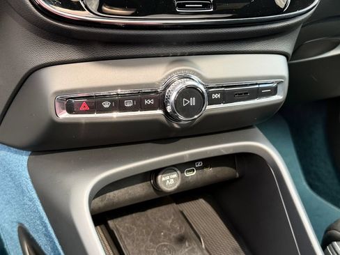 Certified 2023 Volvo C40 P8 Recharge Ultimate AWD/4WD image 38