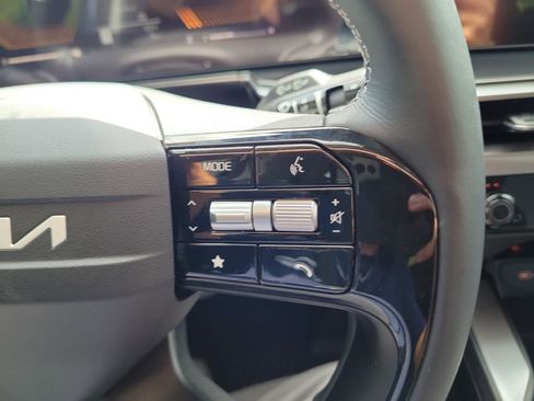 New 2026 Kia Sorento LX FWD image 26