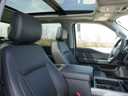 New 2026 Ford F250 Lariat w/ Black Appearance Package image 10