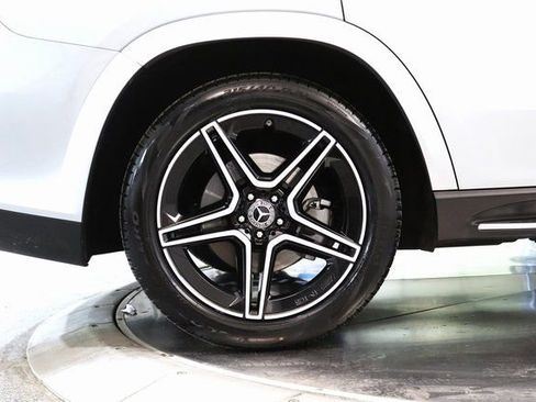 Certified 2025 Mercedes-Benz GLS 450 4MATIC image 16