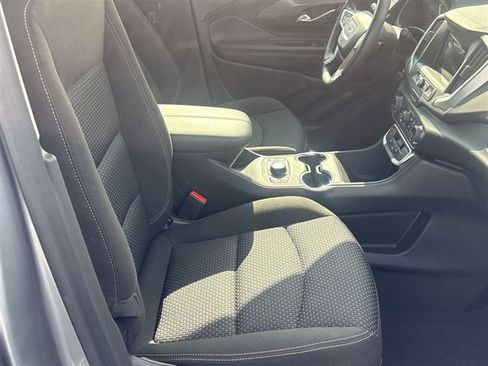 Used 2024 GMC Terrain SLE w/ Driver Convenience Package FWD image 26