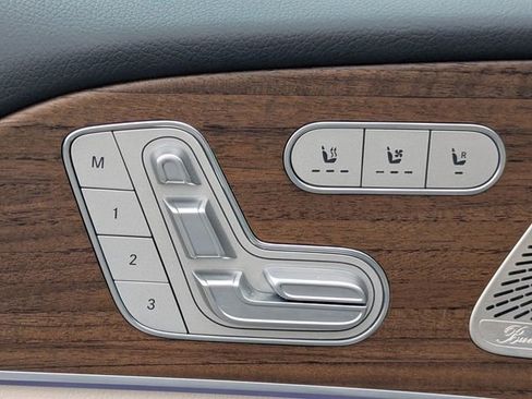 Used 2025 Mercedes-Benz GLS 450 4MATIC image 21