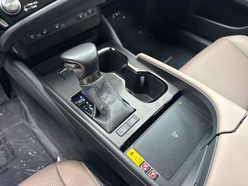 Certified 2024 Lexus ES 300h w/ Premium Package FWD image 21