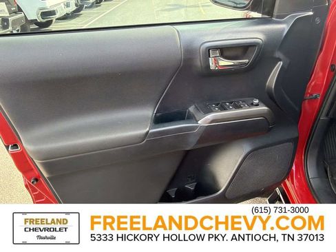 Used 2018 Toyota Tacoma TRD Off-Road image 21