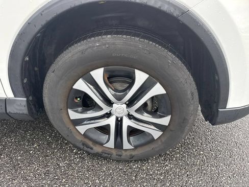 Used 2017 Toyota RAV4 LE FWD image 12