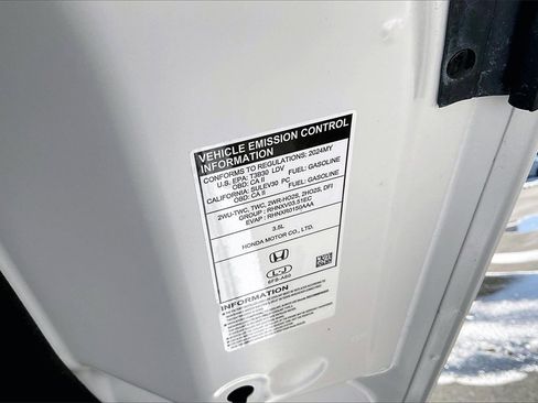 Used 2024 Honda Pilot Elite image 32