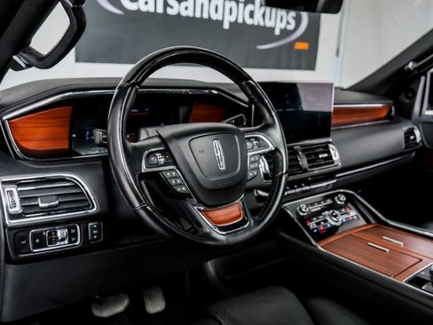 Used 2024 Lincoln Navigator Reserve image 10