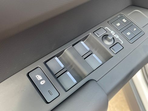 Used 2026 Land Rover Defender 110 S AWD/4WD image 12